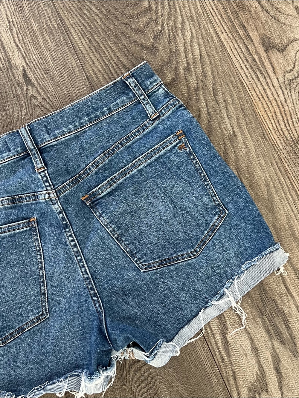 MADEWELL High Rise Denim Jean Shorts in Derby Wash Button-Front Edition Size 28 - Picture 7 of 11